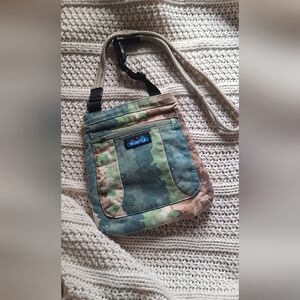 Kavu Camouflage Crossbody Bag
